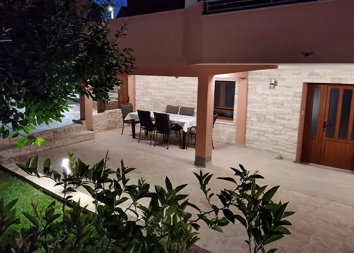 Bura Apartment Posedarje