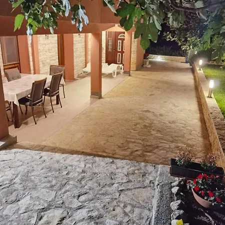 Διαμέρισμα Bura Posedarje