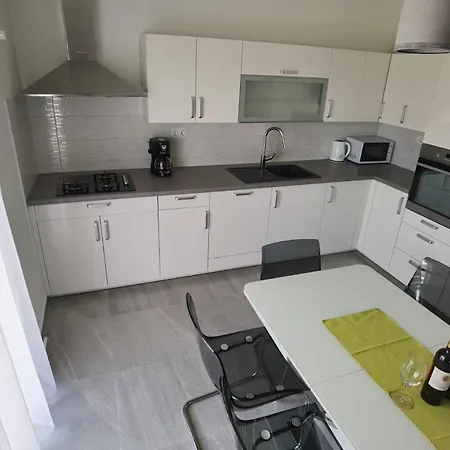 Apartment Bura